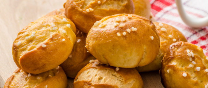 Soft Pretzel Bites and Cheese Sauce Recipe – A Fan Favorite! soft pretzel bites