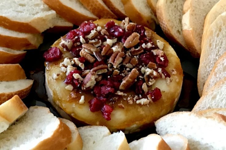 Cranberry Pecan Baked Brie - bell' alimento