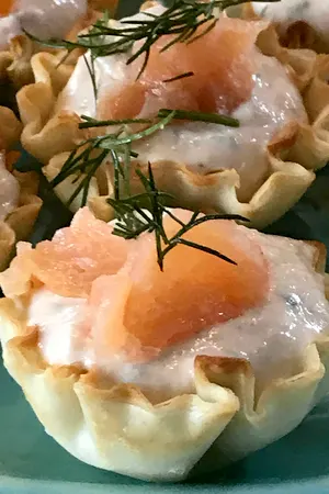 smoked salmon phyllo cups