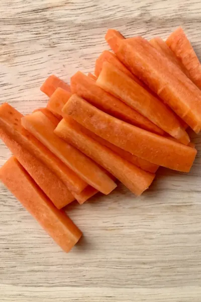 cut carrots 