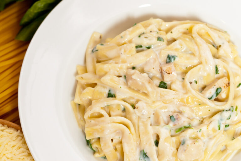 Instant Pot Chicken Fettuccine Alfredo
