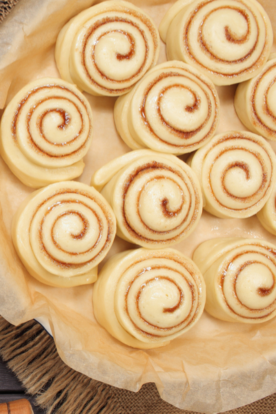 unbaked cinnamon rolls 