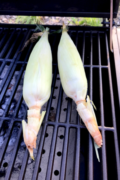 fresh corn on the grill 
