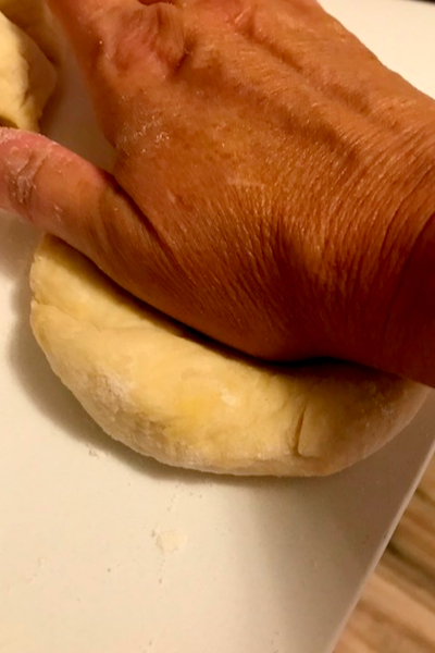 flatten the no knead dinner rolls 