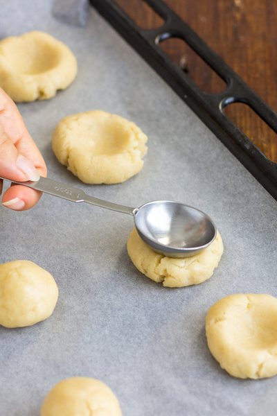 thumbprint jam cookies 