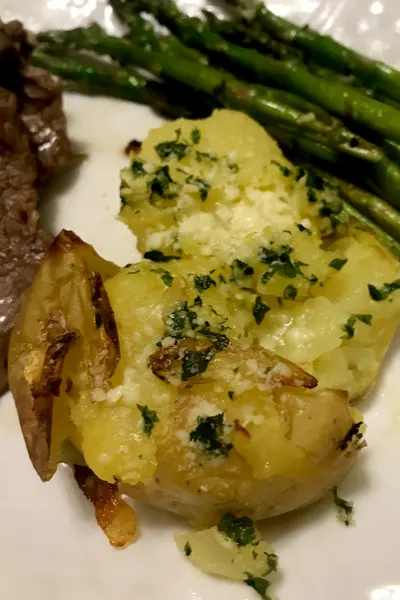 garlic butter smashed potatoes