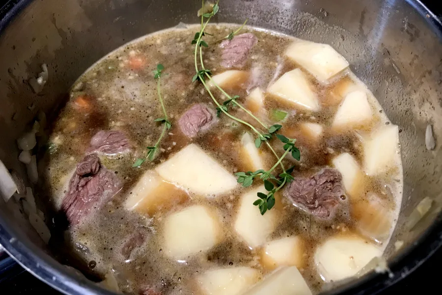 irish beef stew cooking 