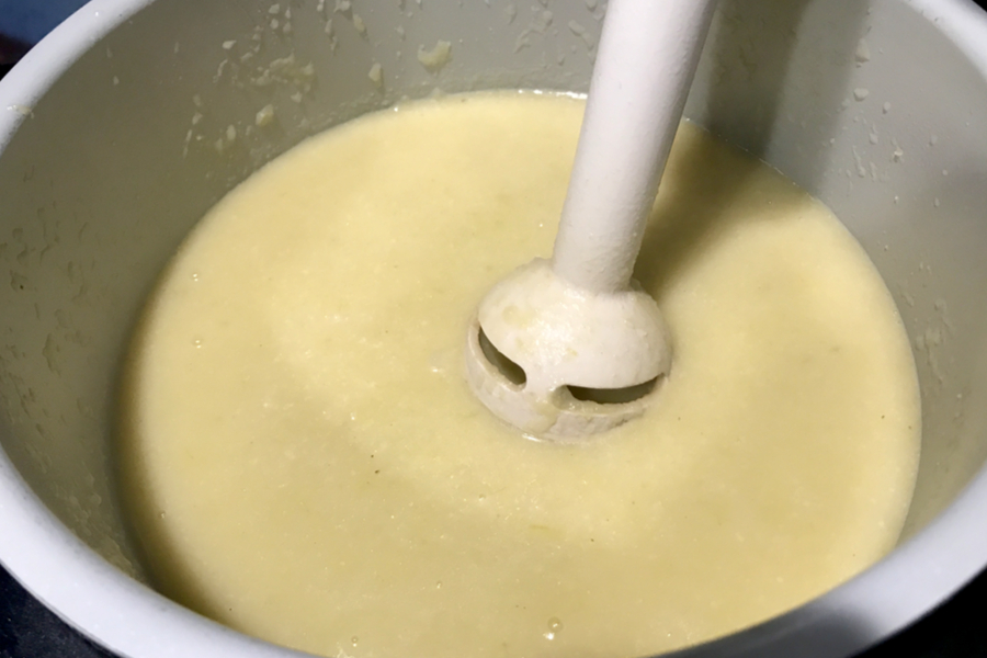 immersion blender in soup