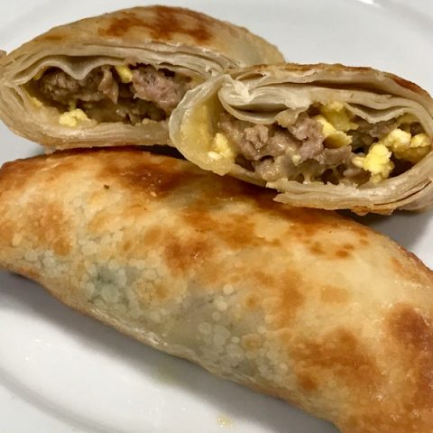 air fryer breakfast egg rolls
