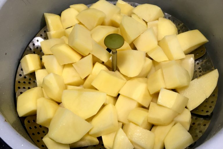 potatoes in steamer basket Make Your Meals