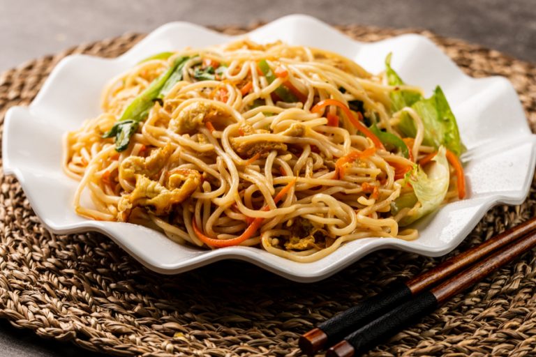 Instant Pot Lo Mein Recipe - A Quick & Easy Recipe - Make Your Meals