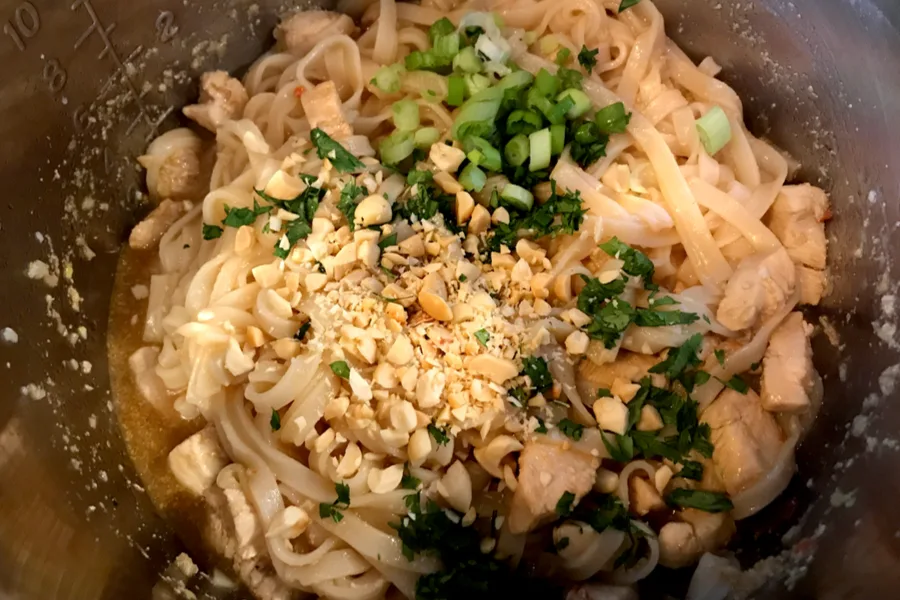 instant pot chicken pad thai