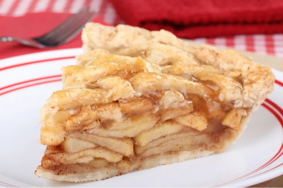 Best Old Fashioned Apple Pie Recipe - The Gracious Wife