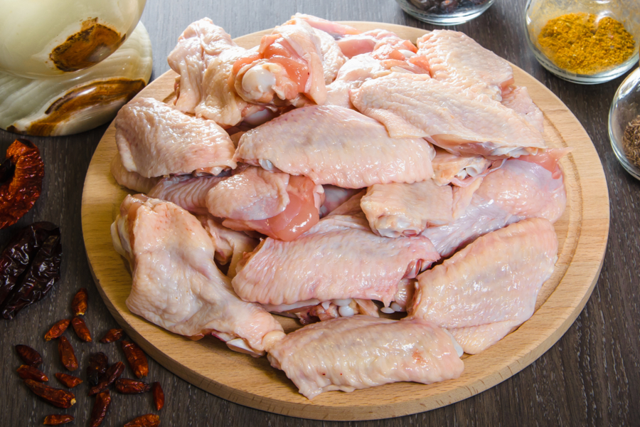 raw chicken wings 