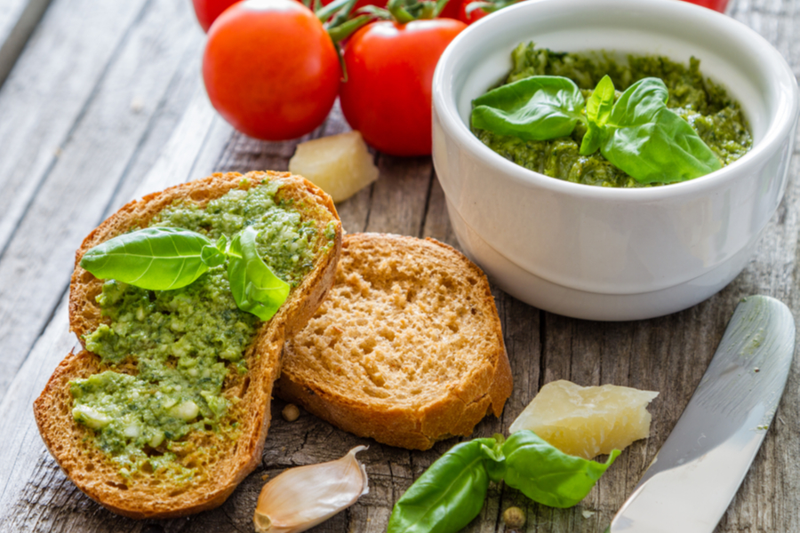 pesto on bread 