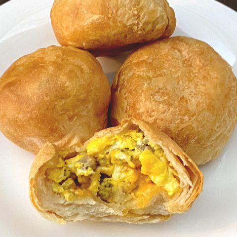 air fryer breakfast bombs