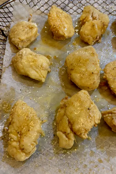 chicken nuggets with oil 