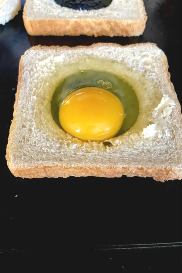 egg and bread