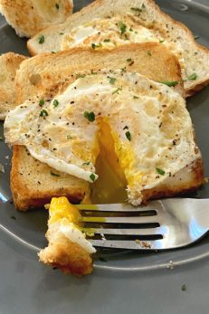 Egg In A Hole - An Easy To Make Breakfast Recipe - Make Your Meals