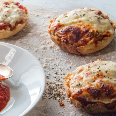 air fryer english muffin pizzas