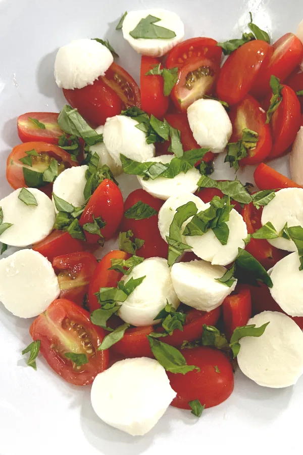 caprese salad ingredients