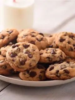 chocolate chip cookies