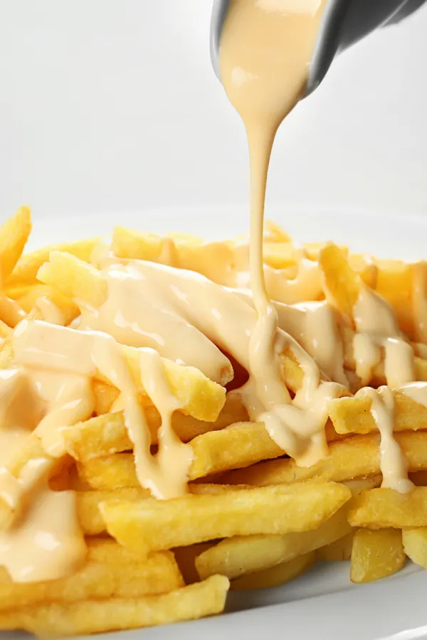 cheese sauce on fries