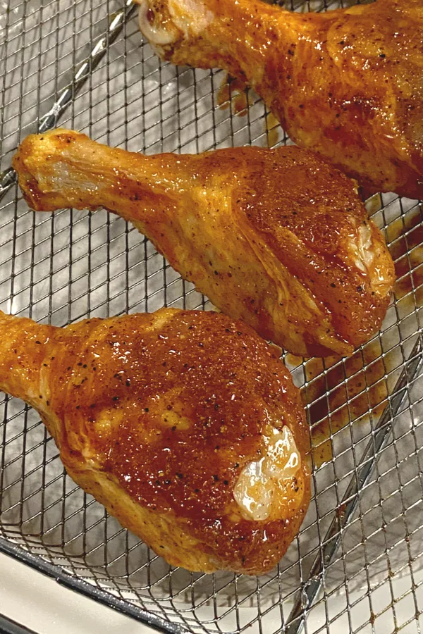 chicken legs in air fryer basket 