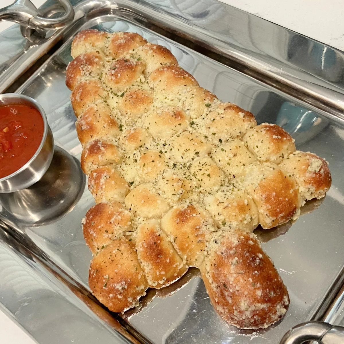 christmas tree pull apart cheesy bread appetizer