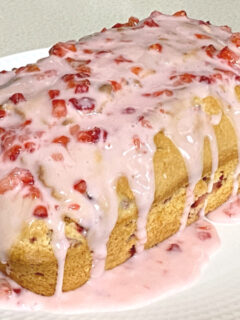 strawberry bread featured