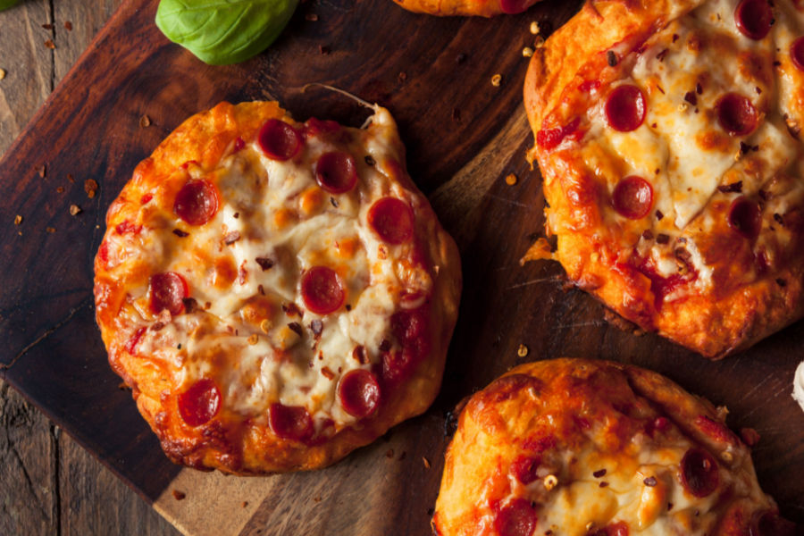 https://makeyourmeals.com/wp-content/uploads/2022/08/air-fryer-pizza.jpg