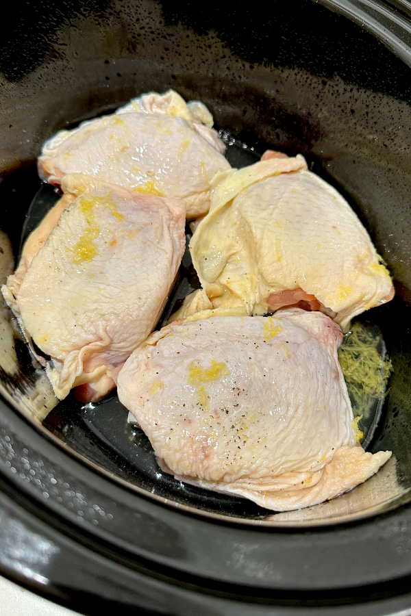 Chicken thighs with lemon zest 