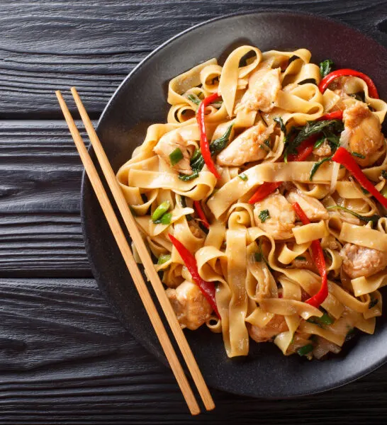 plate of drunken noodles