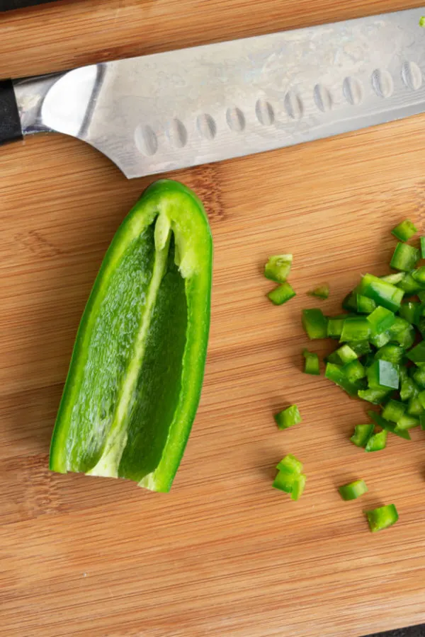 removing seeds of jalapeno 