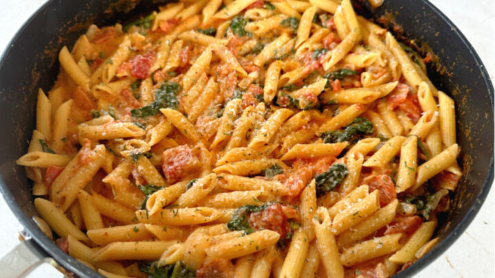 The Best Creamy Tomato Spinach Pasta Recipe - Make Your Meals