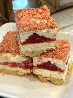 strawberry crunch dessert bars