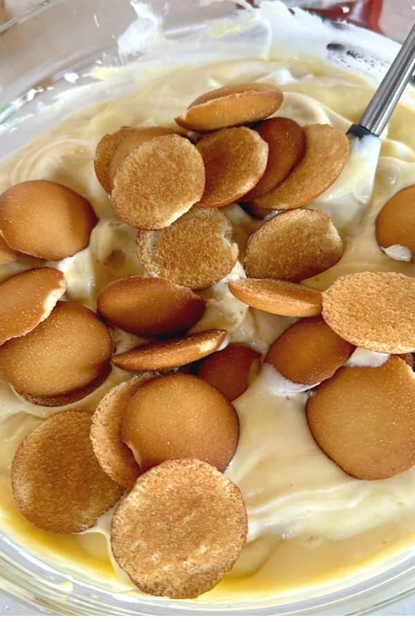 nilla wafers on top of pudding