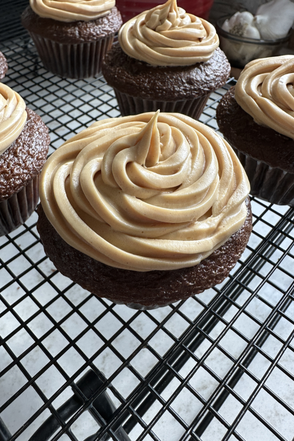frosting swirled on cupcakes
