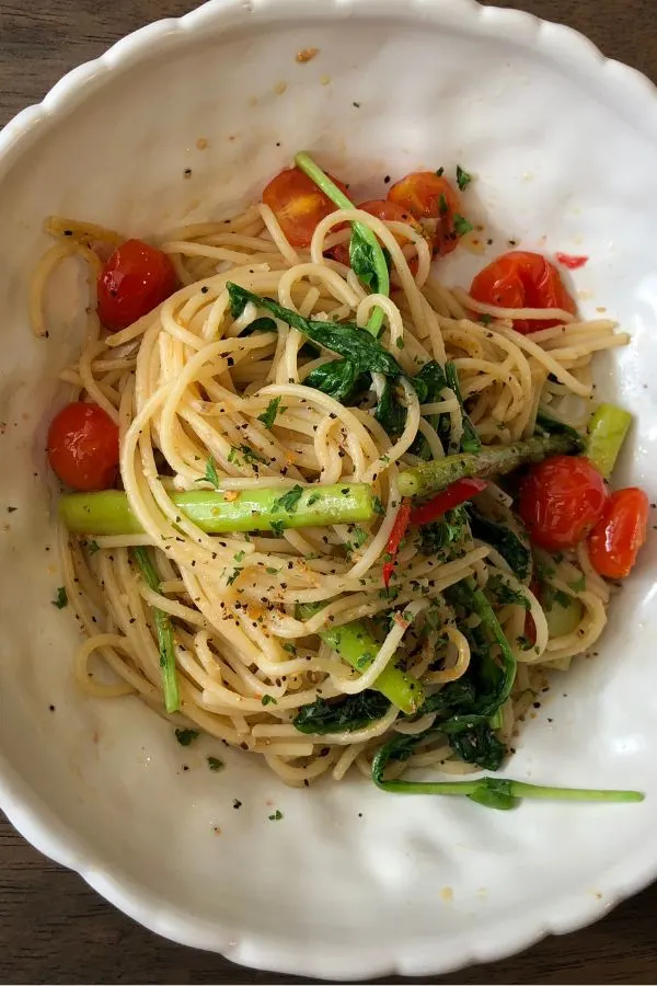 spaghetti noodles with vegetables