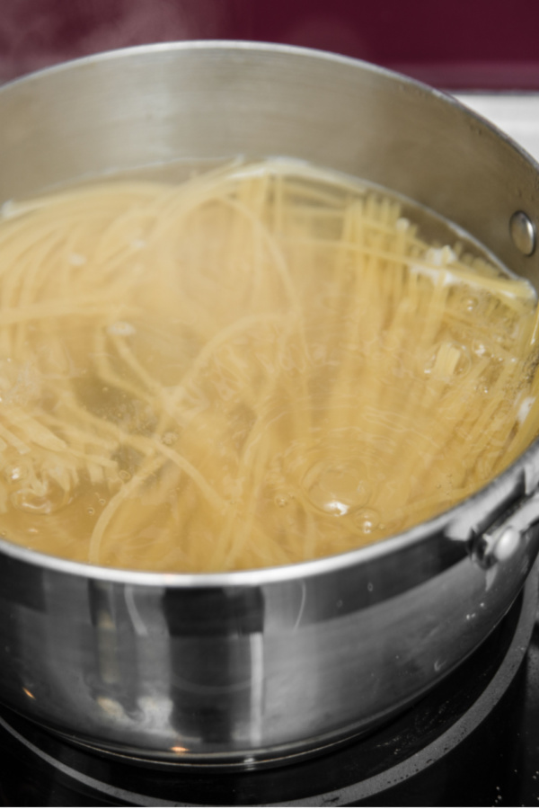 pasta in water boiling 