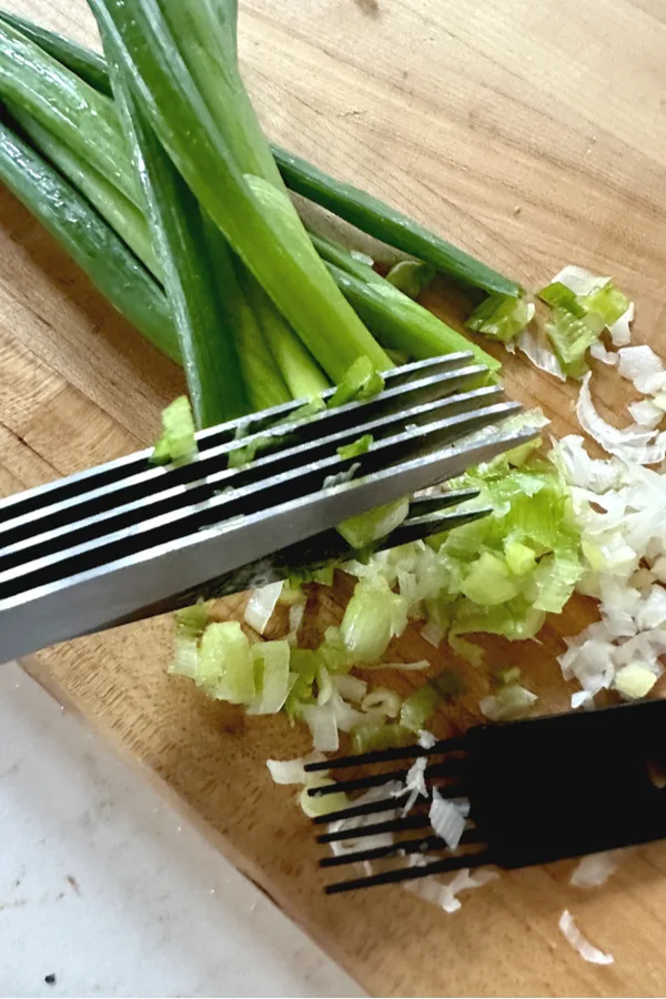 cutting green onions 