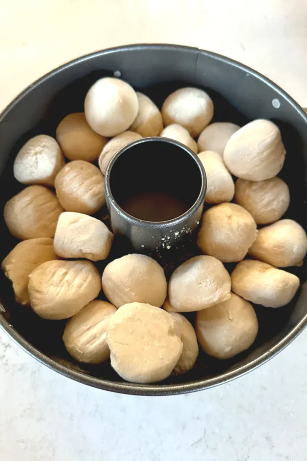 frozen dinner rolls in bundt pan