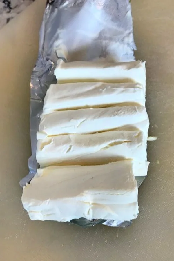 sliced cream cheese