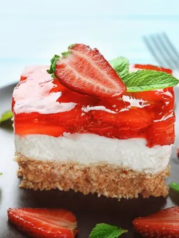 strawberry pretzel salad