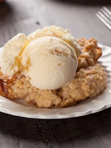 apple pie dump cake