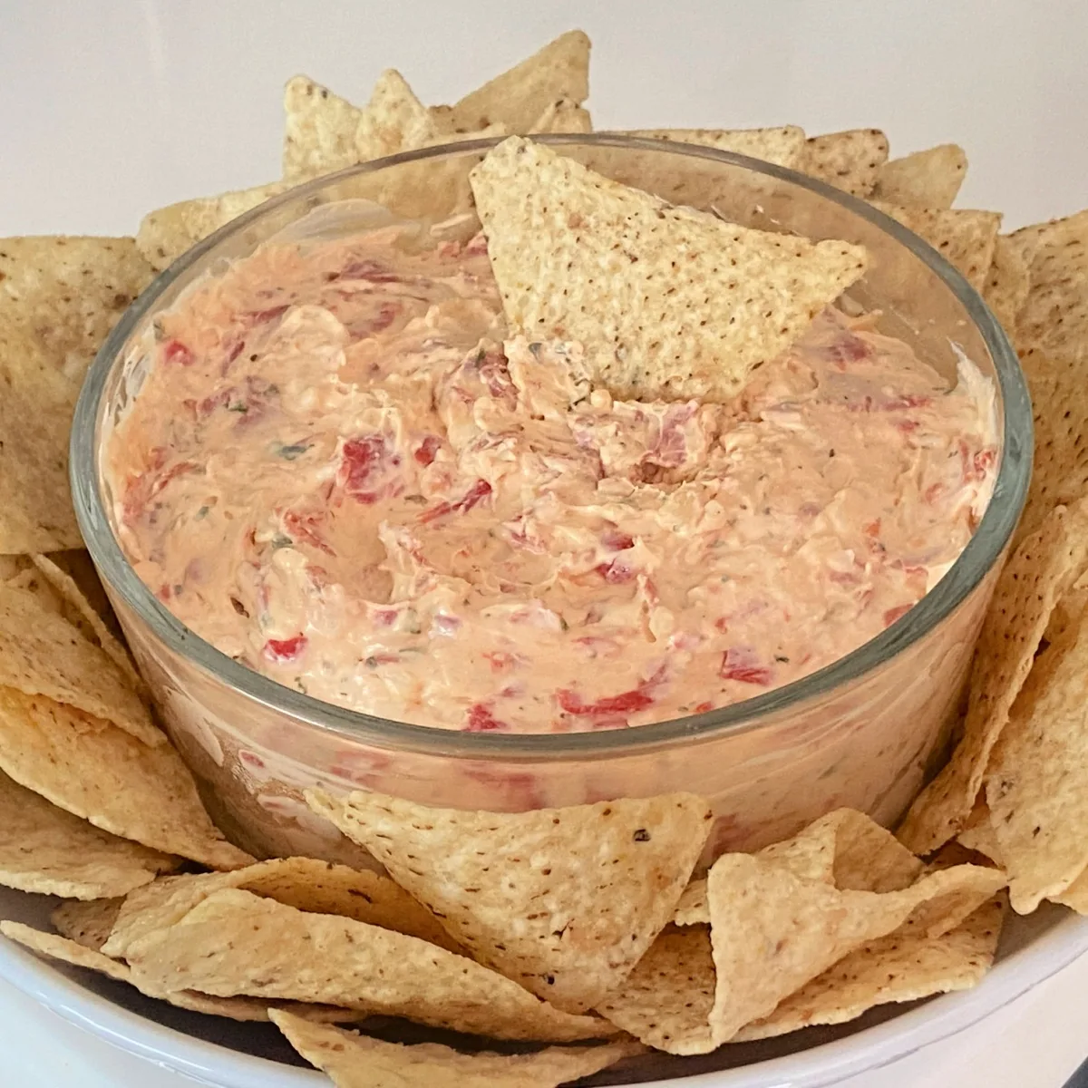 easy pepperoni dip with tortilla chips