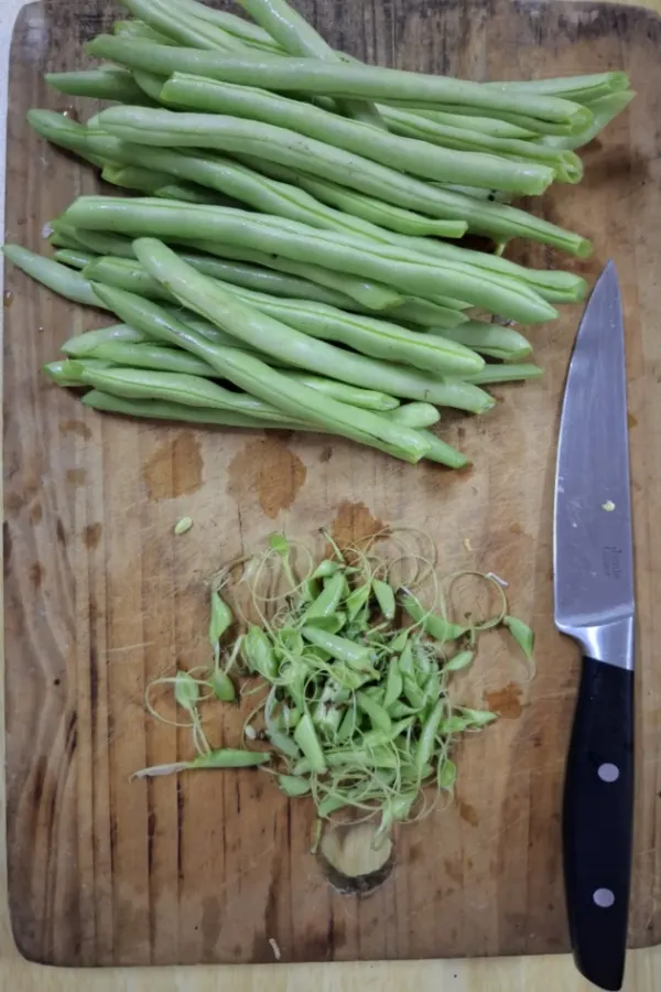 trimming green beans