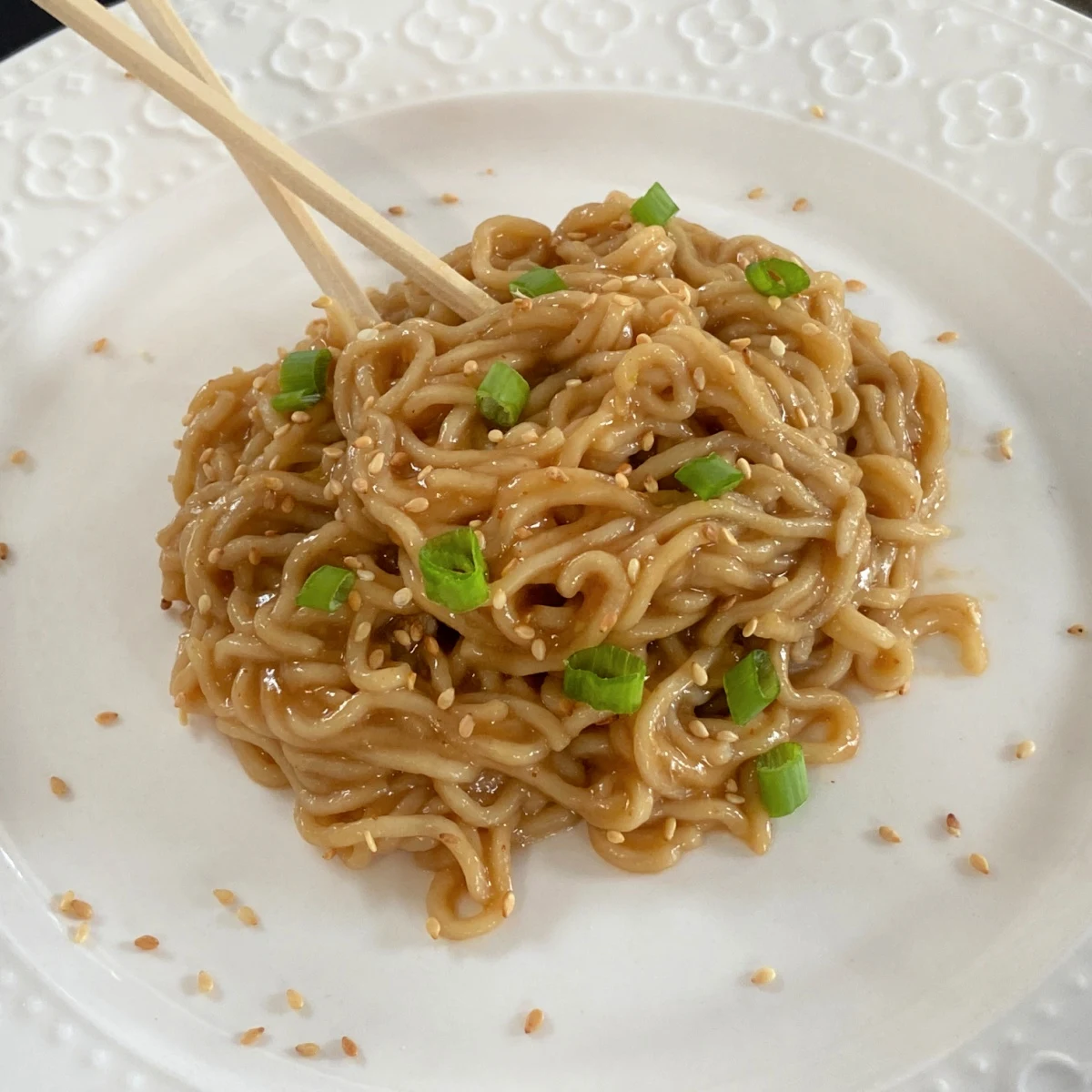 sesame garlic ramen noodles