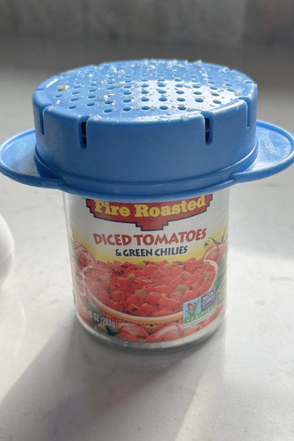 draining cap on canned tomatoes