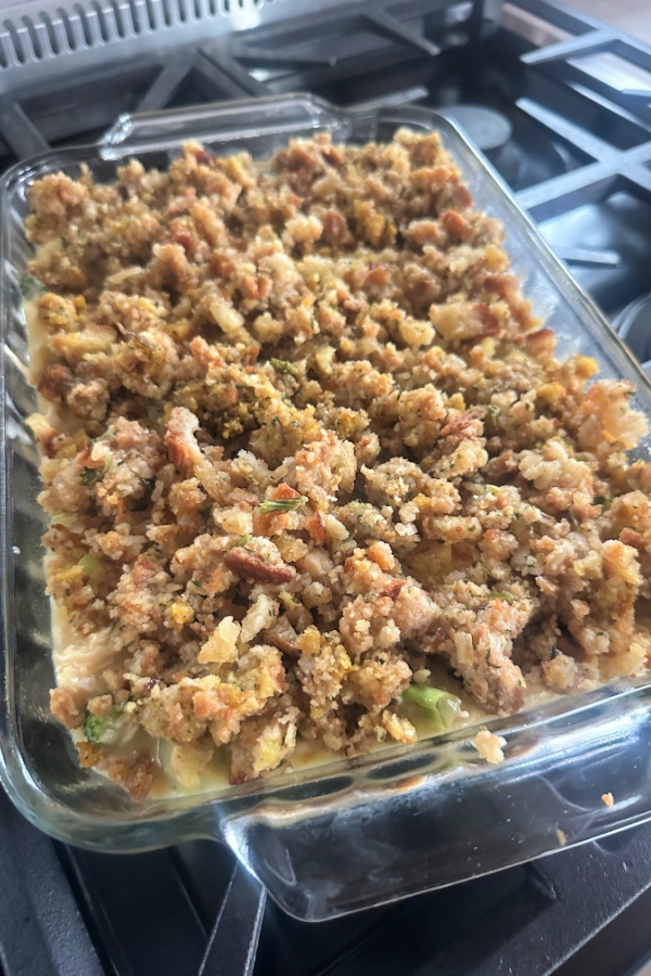 chicken broccoli stuffing casserole